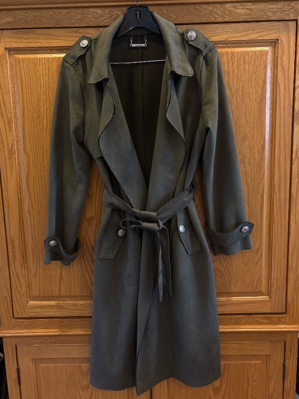 T TAHARI medium green trench coat